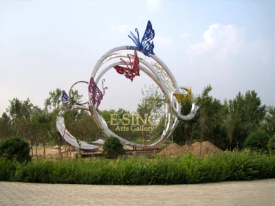 Sculptures de cercle en acier inoxydable faites à la main bon marché avec papillon